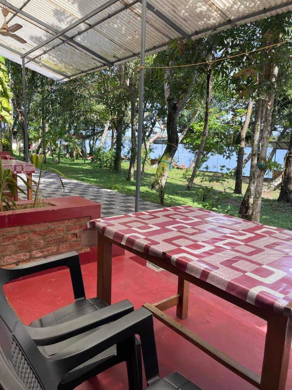 Ashtamudivillas Kollam Εξωτερικό φωτογραφία